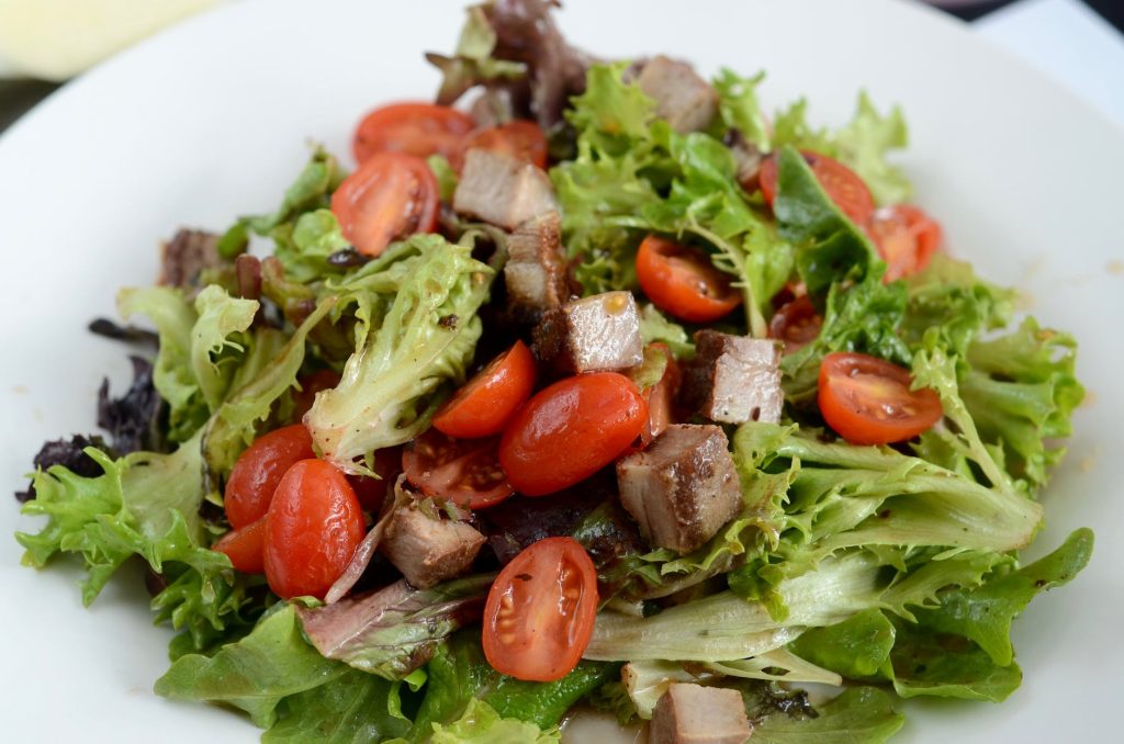 close up photography of salad